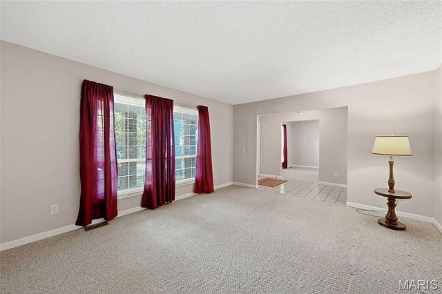5615 Wieland Drive, St Louis, MO 63128