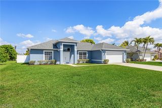 423 SE 23rd ST, Cape Coral, FL 33990
