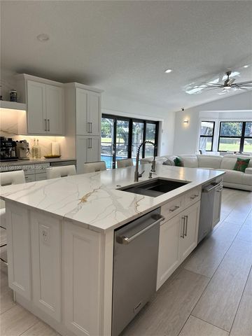 2 Alnwick Rd, Palm Beach Gardens, FL 33418