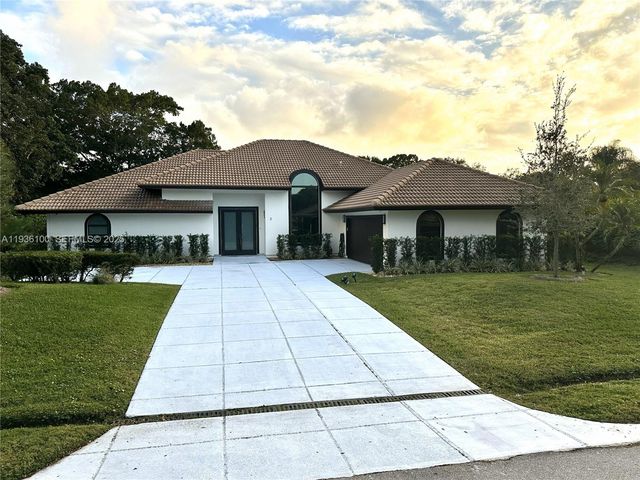 2 Alnwick Rd, Palm Beach Gardens, FL 33418
