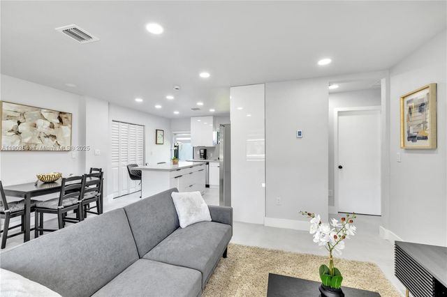 6021 SW 19th St, Miami, FL 33155