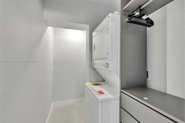 6021 SW 19th St, Miami, FL 33155