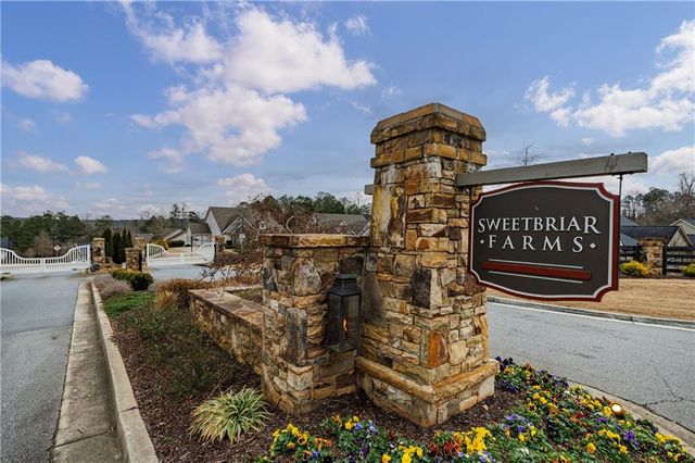 137 Sweetbriar Farms Road, Woodstock, GA 30188
