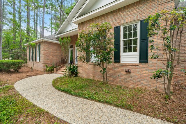 28 Canebrake Blvd., Hattiesburg, MS 39402