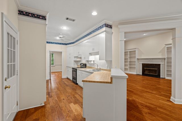 28 Canebrake Blvd., Hattiesburg, MS 39402