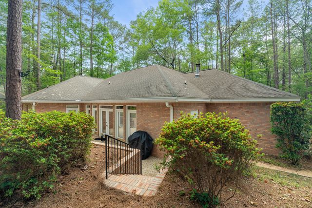 28 Canebrake Blvd., Hattiesburg, MS 39402