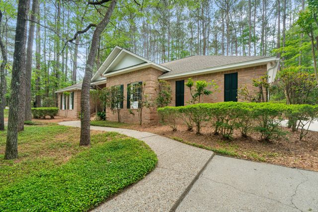 28 Canebrake Blvd., Hattiesburg, MS 39402