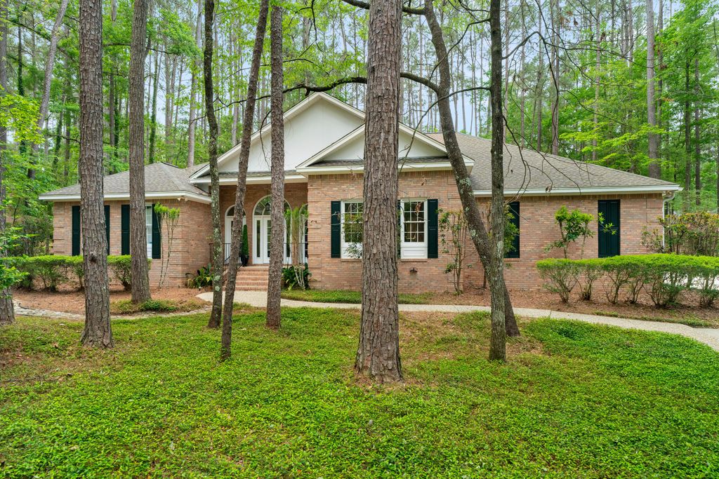 28 Canebrake Blvd., Hattiesburg, MS 39402