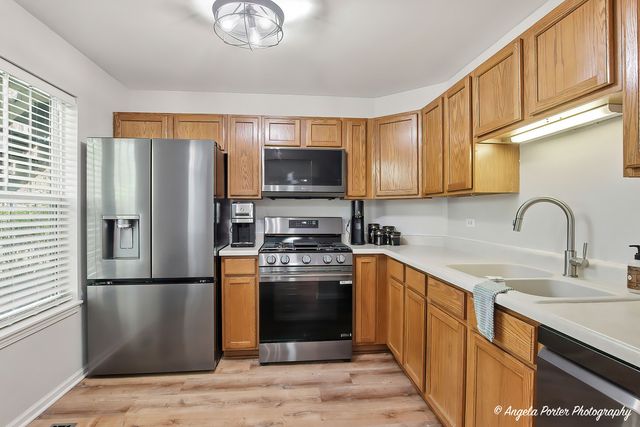386 Crystal Ridge Drive 386, Crystal Lake, IL 60012