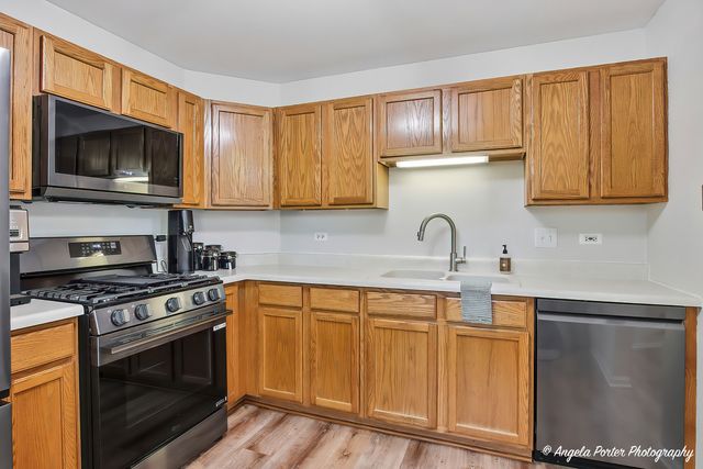 386 Crystal Ridge Drive 386, Crystal Lake, IL 60012