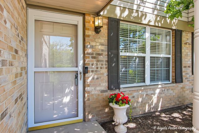 386 Crystal Ridge Drive 386, Crystal Lake, IL 60012