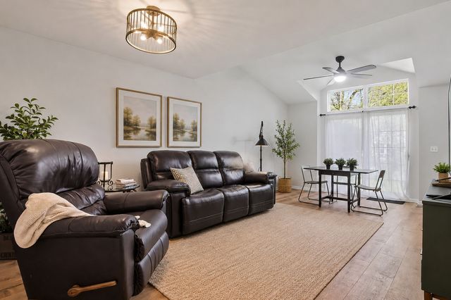 386 Crystal Ridge Drive 386, Crystal Lake, IL 60012