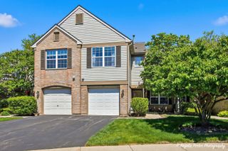 386 Crystal Ridge Drive 386, Crystal Lake, IL 60012