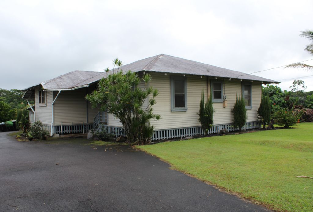 Image 1 of property listing at 16-597 KEAAU PAHOA RD, Keaau, HI 96749