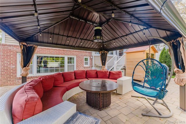 575 Cornwell Avenue, Malverne, NY 11565