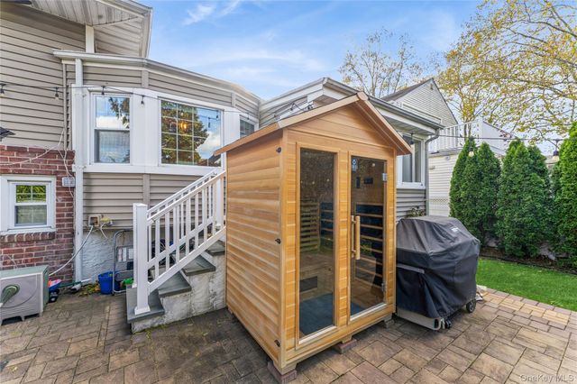 575 Cornwell Avenue, Malverne, NY 11565