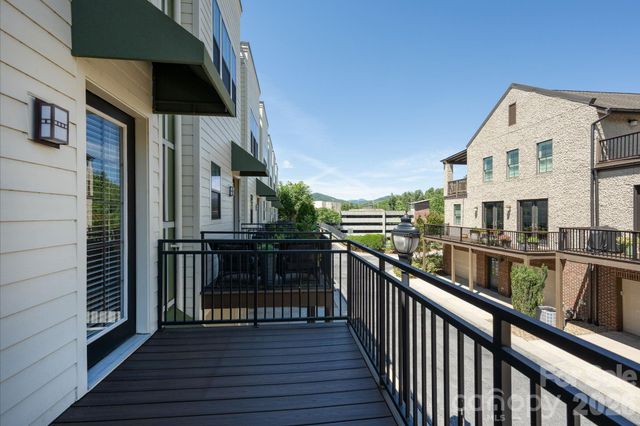 69 Stamford Street, Asheville, NC 28803
