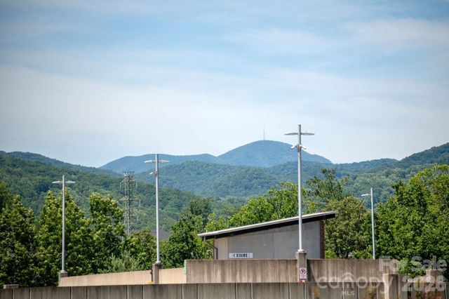 69 Stamford Street, Asheville, NC 28803