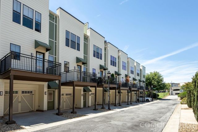 69 Stamford Street, Asheville, NC 28803