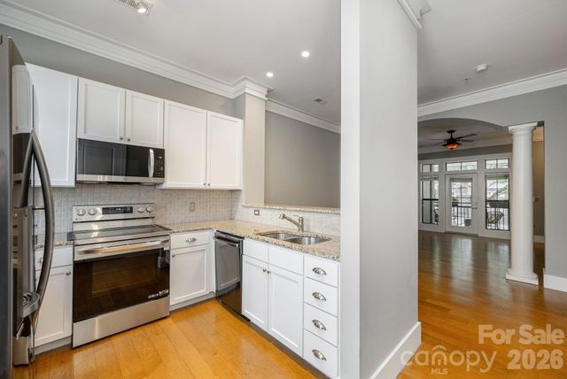 69 Stamford Street, Asheville, NC 28803