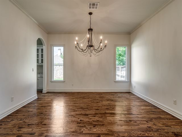 5902 E 110th Place, Tulsa, OK 74137