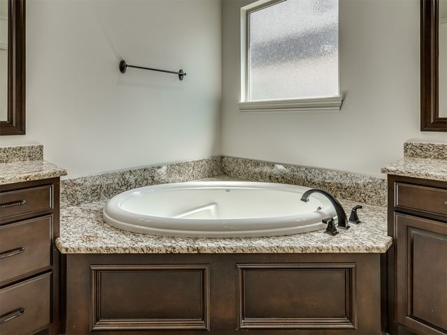 5902 E 110th Place, Tulsa, OK 74137
