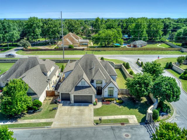 5902 E 110th Place, Tulsa, OK 74137