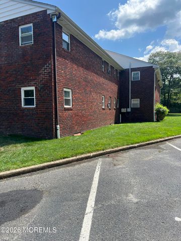 10 Juniper Lane 10 A, Eatontown, NJ 07724