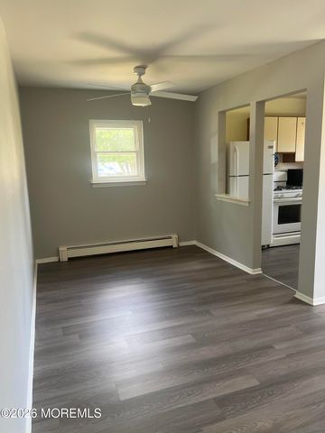 10 Juniper Lane 10 A, Eatontown, NJ 07724