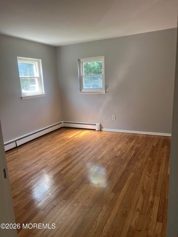 10 Juniper Lane 10 A, Eatontown, NJ 07724