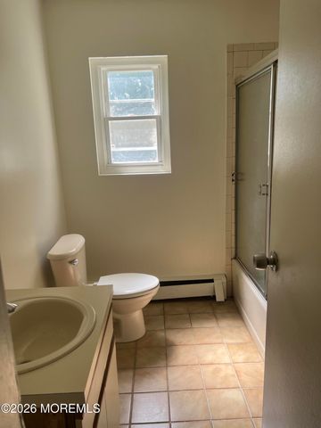 10 Juniper Lane 10 A, Eatontown, NJ 07724