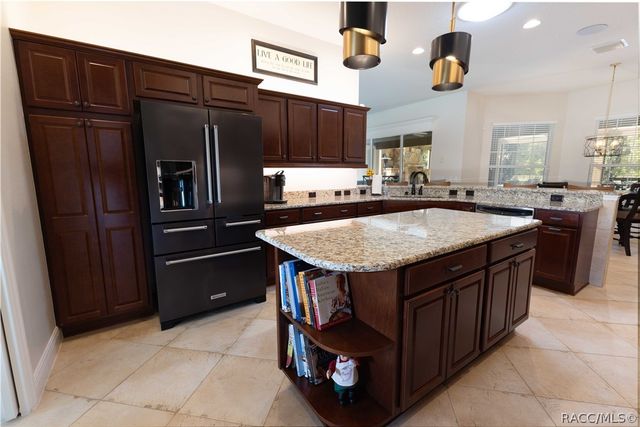 10517 NE 27th Street, Oxford, FL 34484