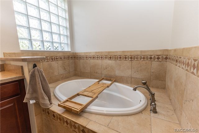 10517 NE 27th Street, Oxford, FL 34484