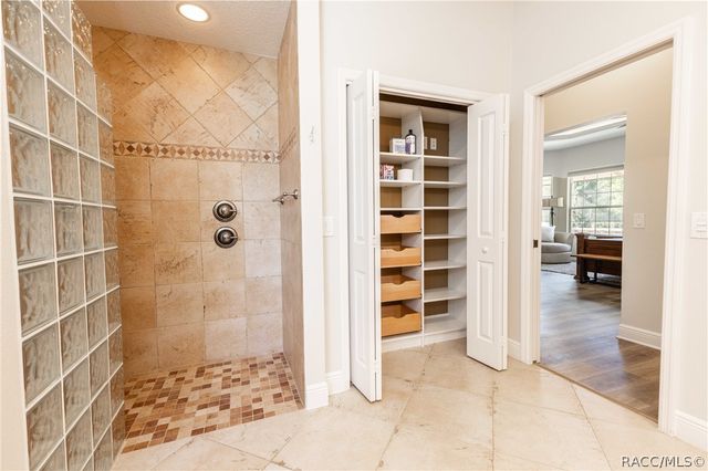 10517 NE 27th Street, Oxford, FL 34484