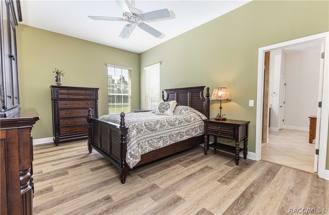 10517 NE 27th Street, Oxford, FL 34484