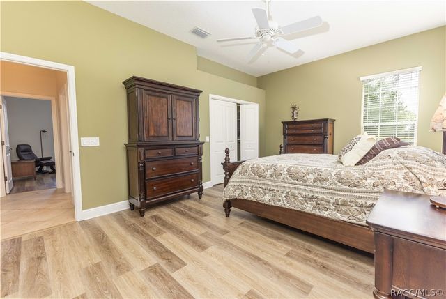 10517 NE 27th Street, Oxford, FL 34484
