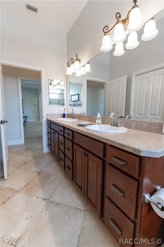 10517 NE 27th Street, Oxford, FL 34484
