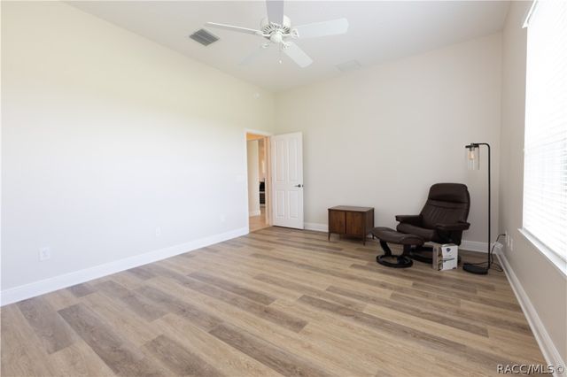 10517 NE 27th Street, Oxford, FL 34484