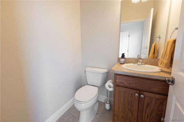 10517 NE 27th Street, Oxford, FL 34484