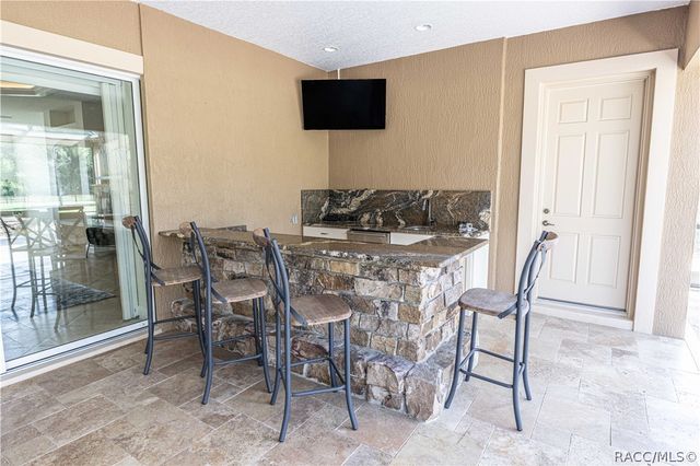 10517 NE 27th Street, Oxford, FL 34484
