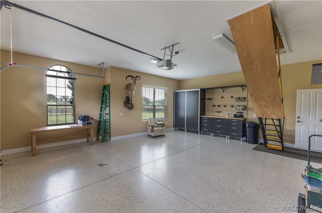 10517 NE 27th Street, Oxford, FL 34484