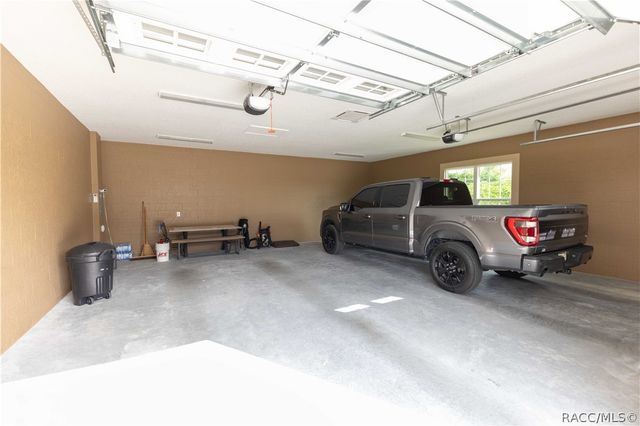 10517 NE 27th Street, Oxford, FL 34484