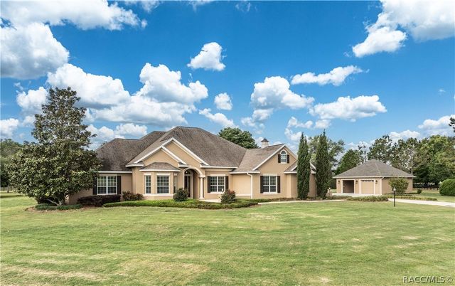 10517 NE 27th Street, Oxford, FL 34484