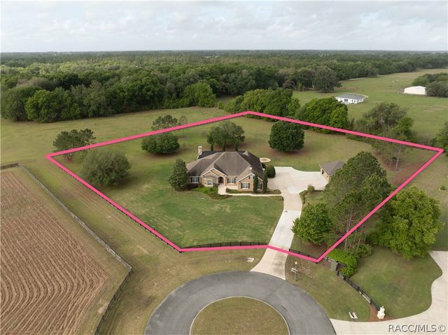 10517 NE 27th Street, Oxford, FL 34484