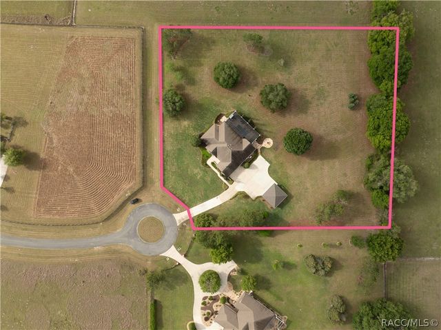 10517 NE 27th Street, Oxford, FL 34484