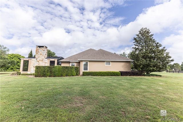 10517 NE 27th Street, Oxford, FL 34484