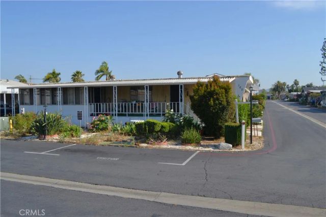 1630 S Barranca 102, Glendora, CA 91740