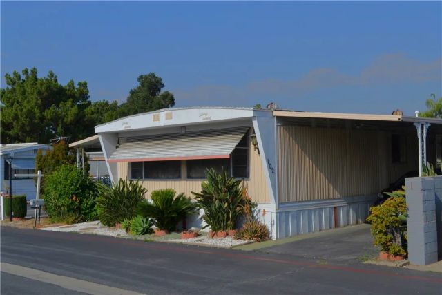 1630 S Barranca 102, Glendora, CA 91740