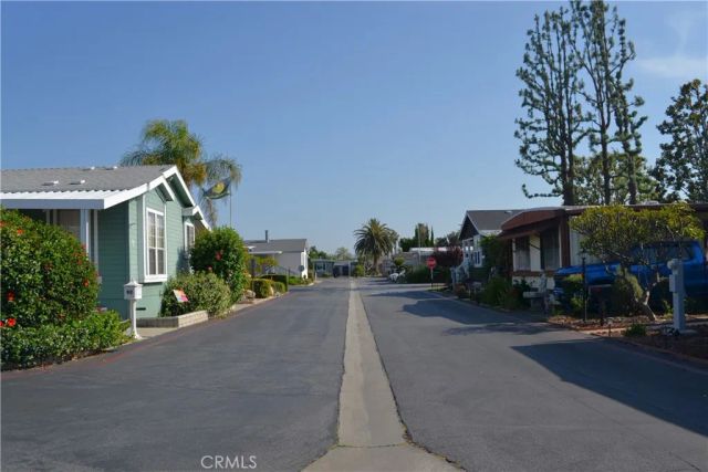 1630 S Barranca 102, Glendora, CA 91740