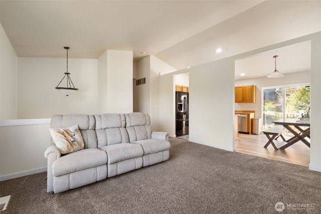 1085 Heron Ridge Avenue, Port Orchard, WA 98366